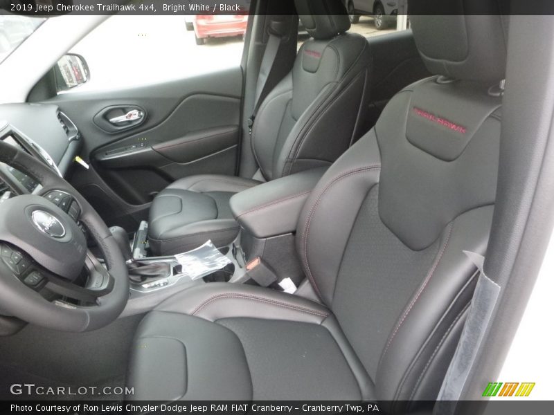 Bright White / Black 2019 Jeep Cherokee Trailhawk 4x4