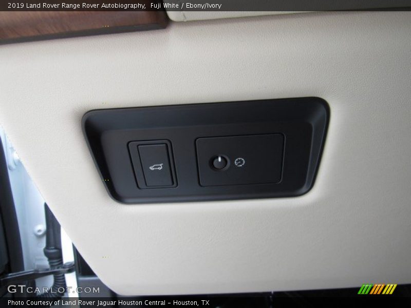 Fuji White / Ebony/Ivory 2019 Land Rover Range Rover Autobiography