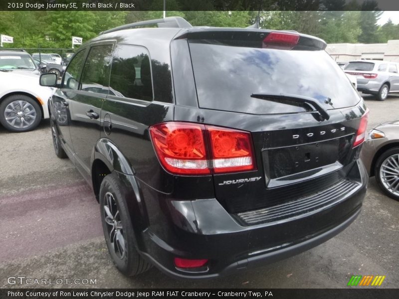 Pitch Black / Black 2019 Dodge Journey SE