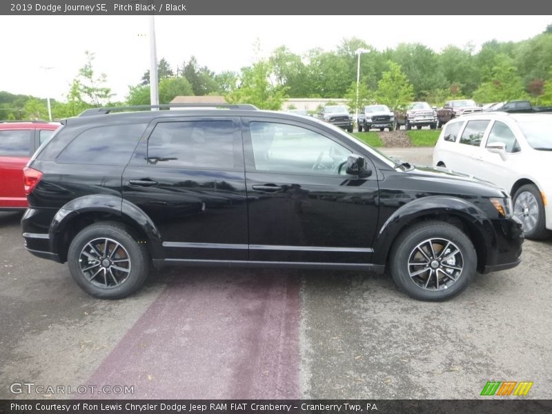 Pitch Black / Black 2019 Dodge Journey SE