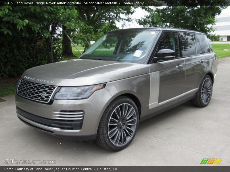 Front 3/4 View of 2019 Range Rover Autobiography