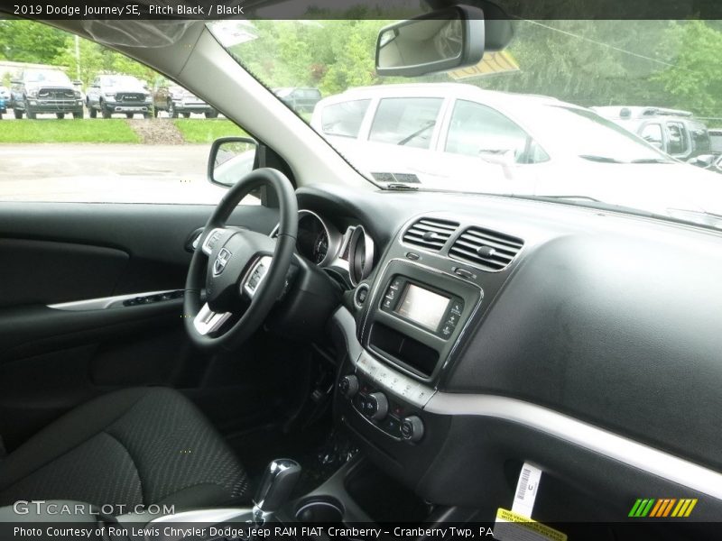 Pitch Black / Black 2019 Dodge Journey SE