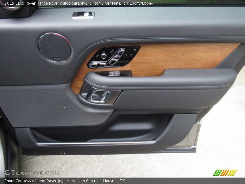 Door Panel of 2019 Range Rover Autobiography