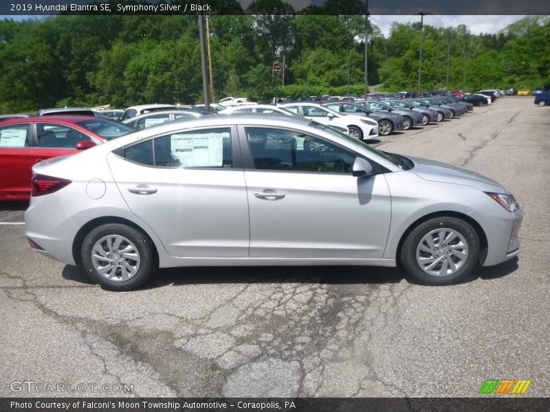 Symphony Silver / Black 2019 Hyundai Elantra SE