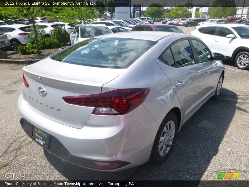 Symphony Silver / Black 2019 Hyundai Elantra SE