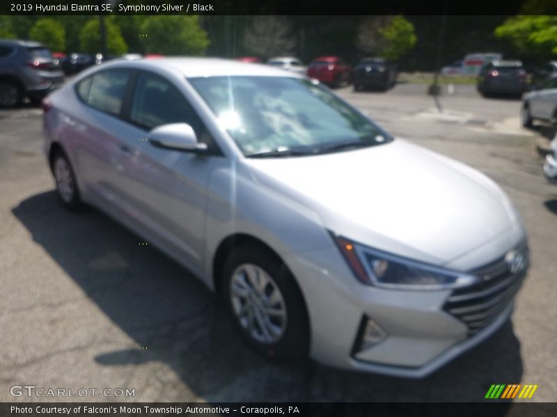 Symphony Silver / Black 2019 Hyundai Elantra SE