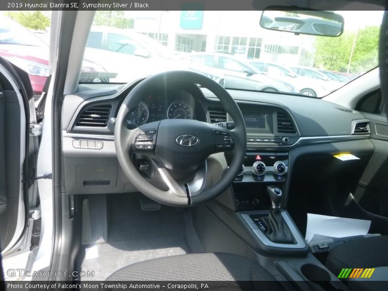Symphony Silver / Black 2019 Hyundai Elantra SE