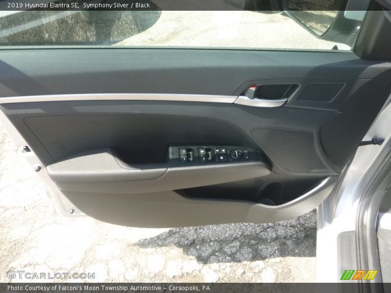 Symphony Silver / Black 2019 Hyundai Elantra SE