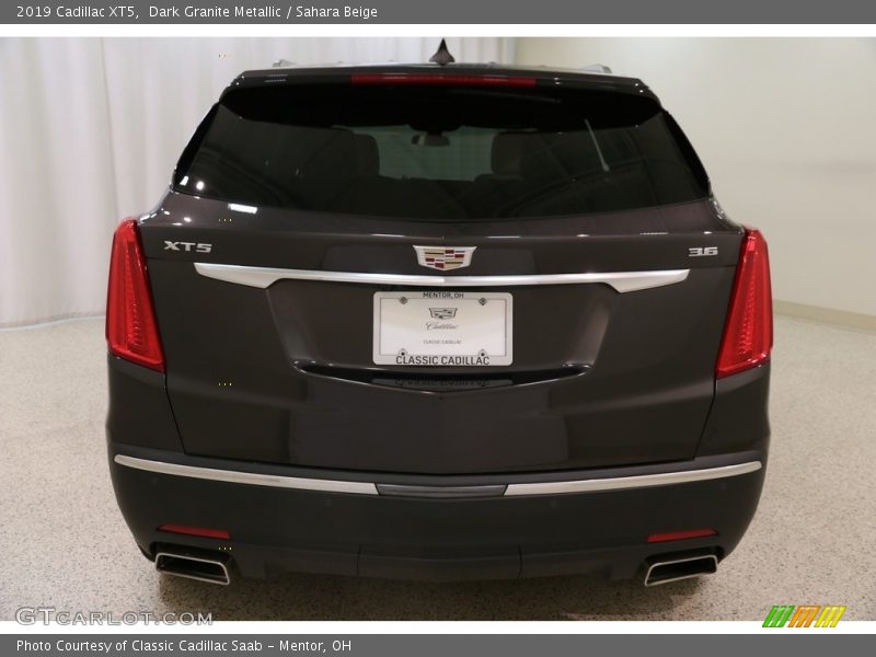 Dark Granite Metallic / Sahara Beige 2019 Cadillac XT5