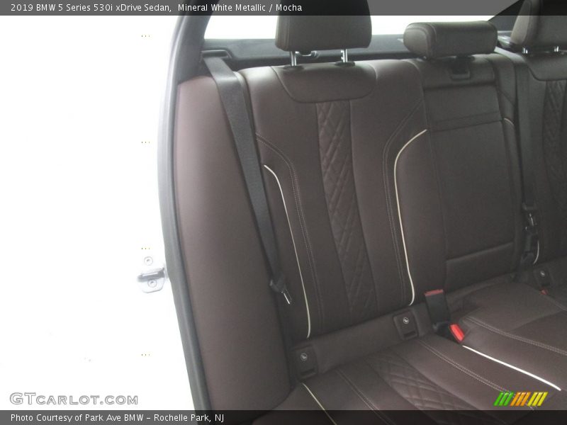 Mineral White Metallic / Mocha 2019 BMW 5 Series 530i xDrive Sedan
