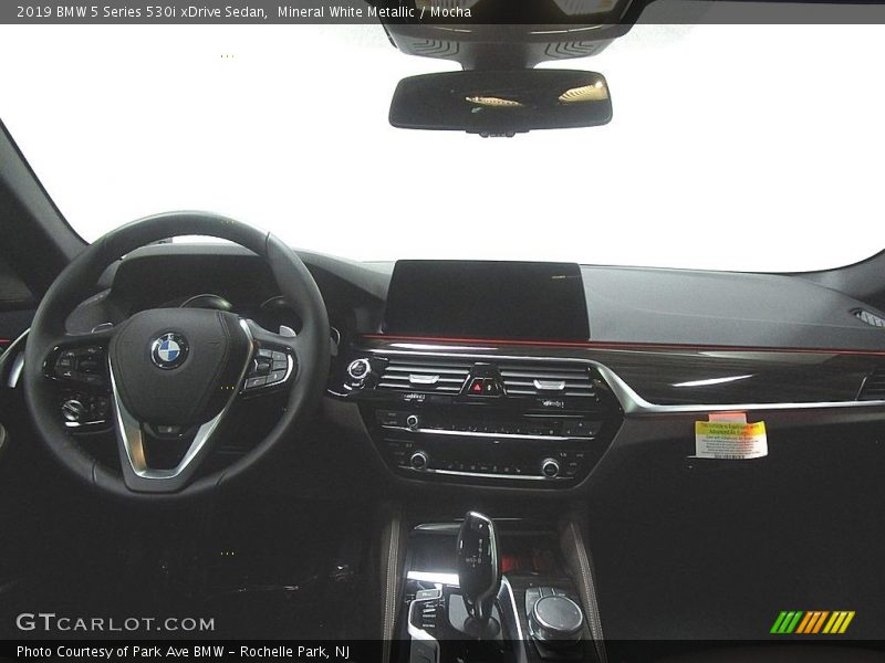 Mineral White Metallic / Mocha 2019 BMW 5 Series 530i xDrive Sedan