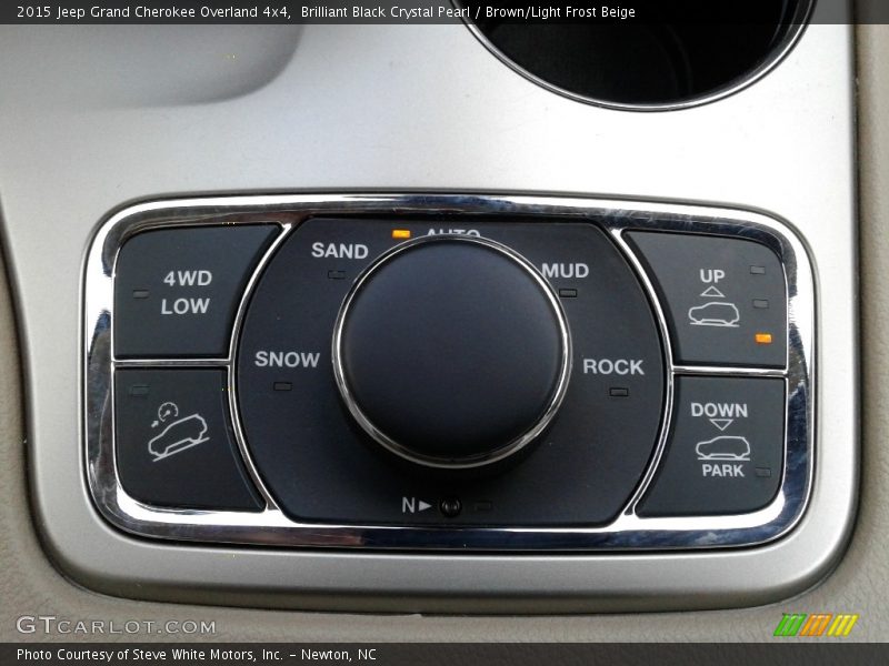 Brilliant Black Crystal Pearl / Brown/Light Frost Beige 2015 Jeep Grand Cherokee Overland 4x4
