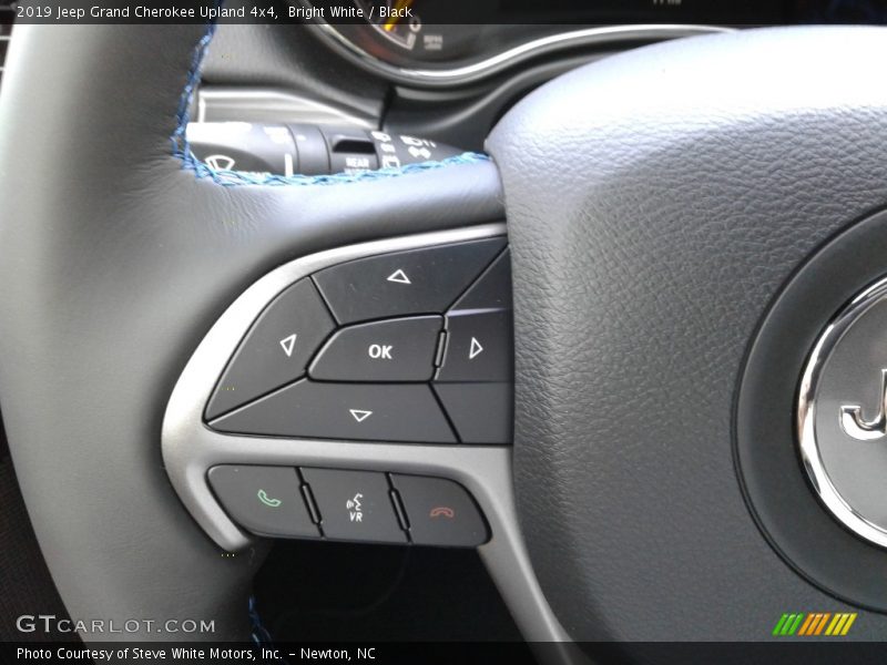 Bright White / Black 2019 Jeep Grand Cherokee Upland 4x4