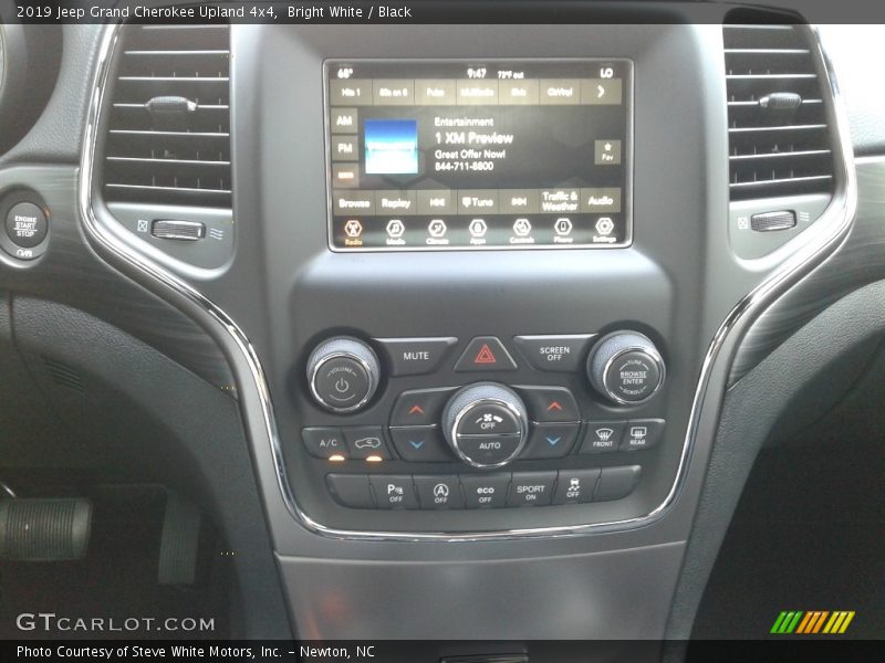Bright White / Black 2019 Jeep Grand Cherokee Upland 4x4
