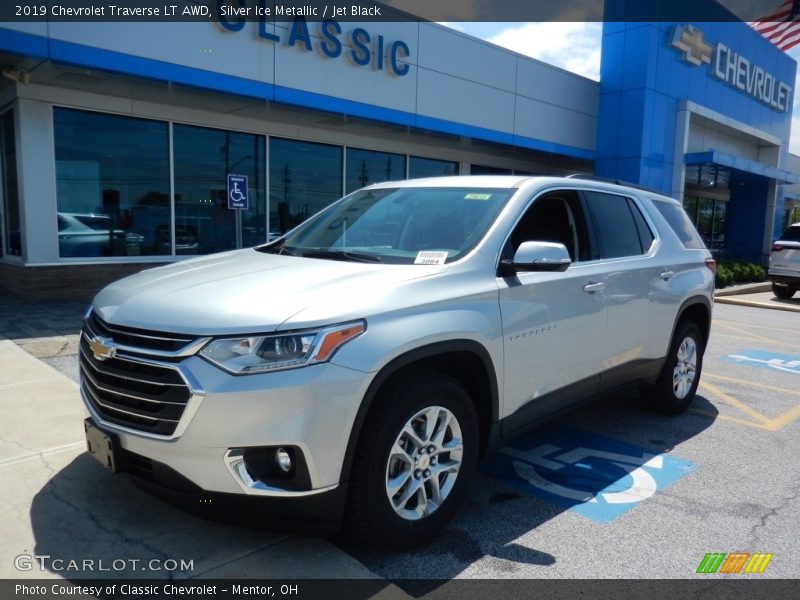 Silver Ice Metallic / Jet Black 2019 Chevrolet Traverse LT AWD