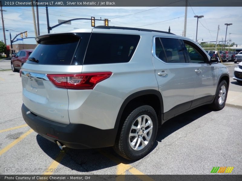 Silver Ice Metallic / Jet Black 2019 Chevrolet Traverse LT AWD