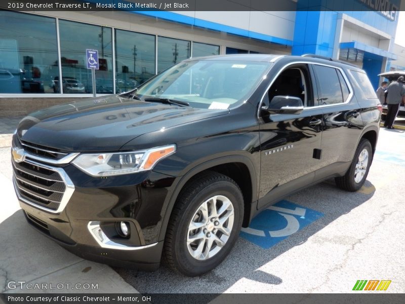 Mosaic Black Metallic / Jet Black 2019 Chevrolet Traverse LT