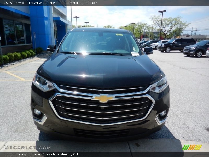 Mosaic Black Metallic / Jet Black 2019 Chevrolet Traverse LT