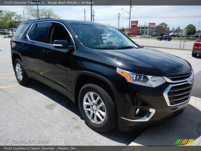 Mosaic Black Metallic / Jet Black 2019 Chevrolet Traverse LT