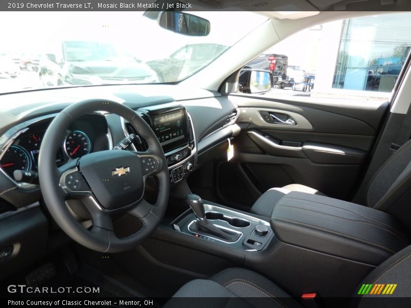 Mosaic Black Metallic / Jet Black 2019 Chevrolet Traverse LT