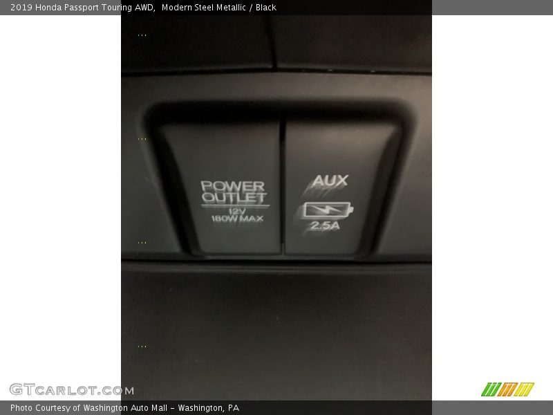 Modern Steel Metallic / Black 2019 Honda Passport Touring AWD