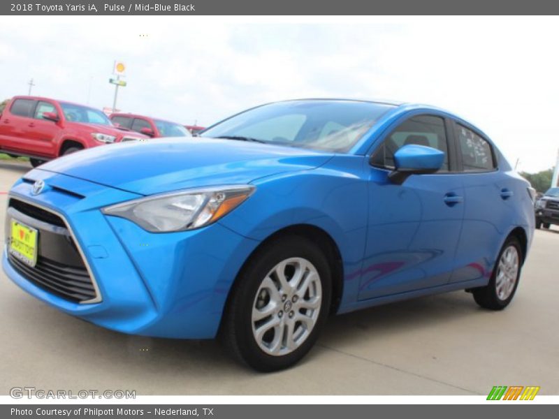 Pulse / Mid-Blue Black 2018 Toyota Yaris iA
