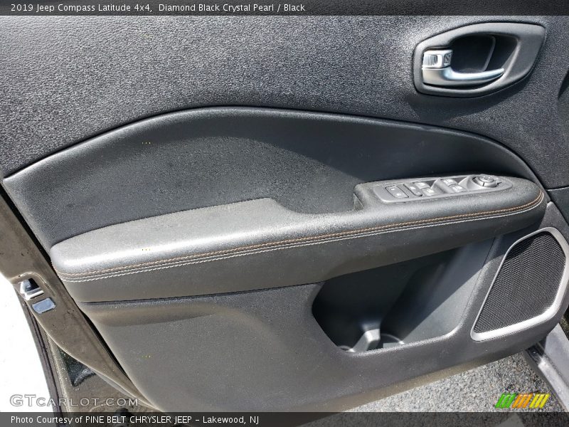 Diamond Black Crystal Pearl / Black 2019 Jeep Compass Latitude 4x4