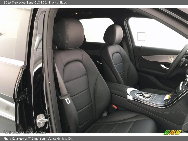 Black / Black 2019 Mercedes-Benz GLC 300