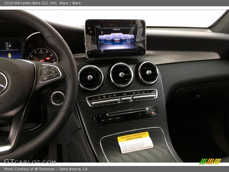 Black / Black 2019 Mercedes-Benz GLC 300