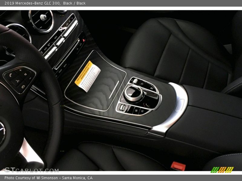 Black / Black 2019 Mercedes-Benz GLC 300