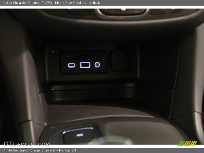 Kinetic Blue Metallic / Jet Black 2019 Chevrolet Equinox LT AWD
