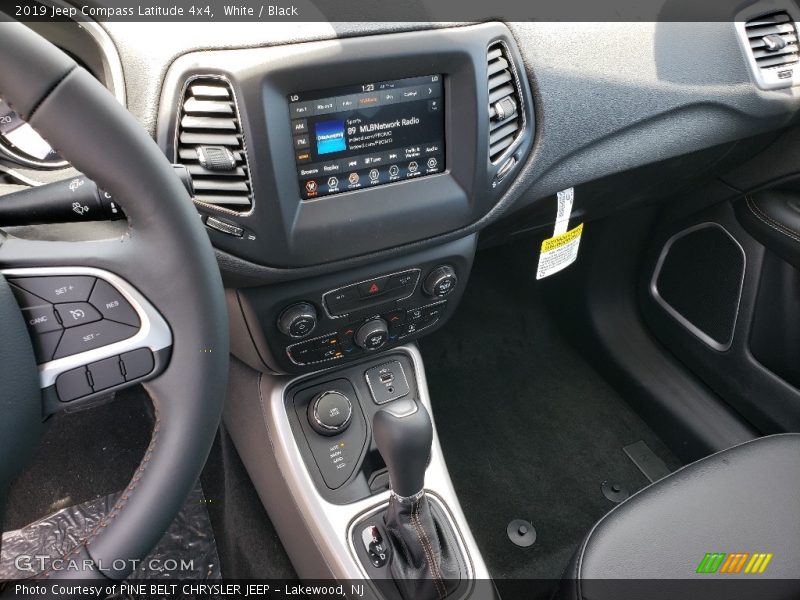 White / Black 2019 Jeep Compass Latitude 4x4