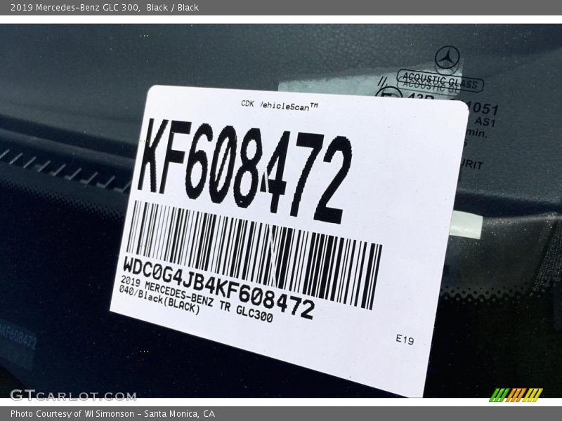 Black / Black 2019 Mercedes-Benz GLC 300