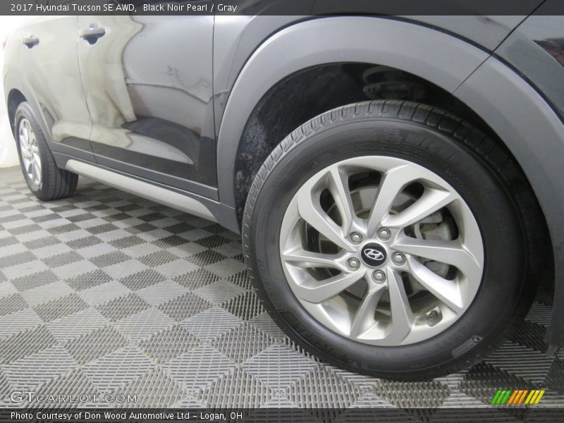 Black Noir Pearl / Gray 2017 Hyundai Tucson SE AWD