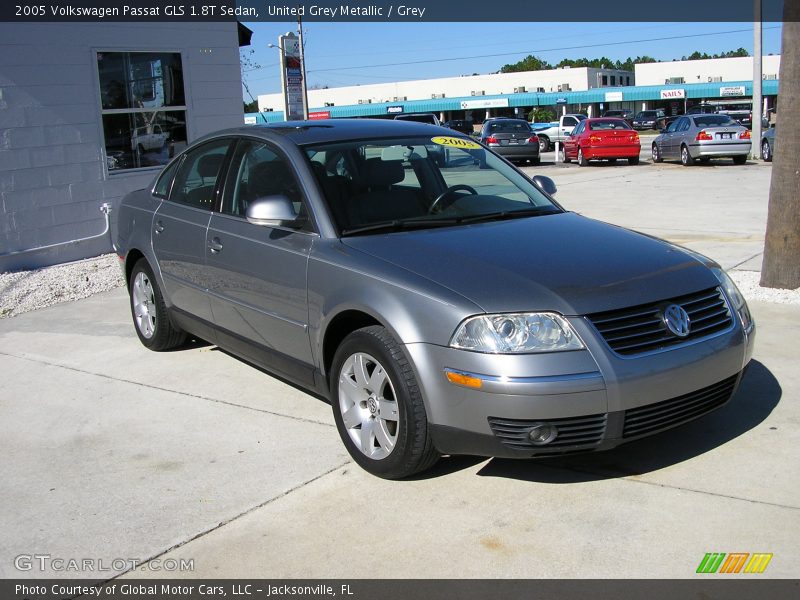 United Grey Metallic / Grey 2005 Volkswagen Passat GLS 1.8T Sedan