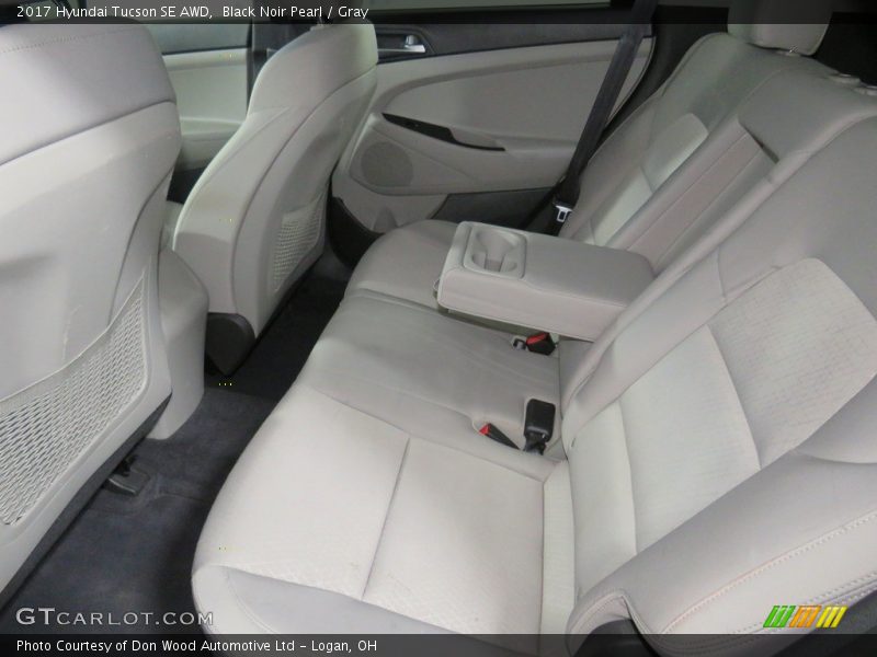 Black Noir Pearl / Gray 2017 Hyundai Tucson SE AWD