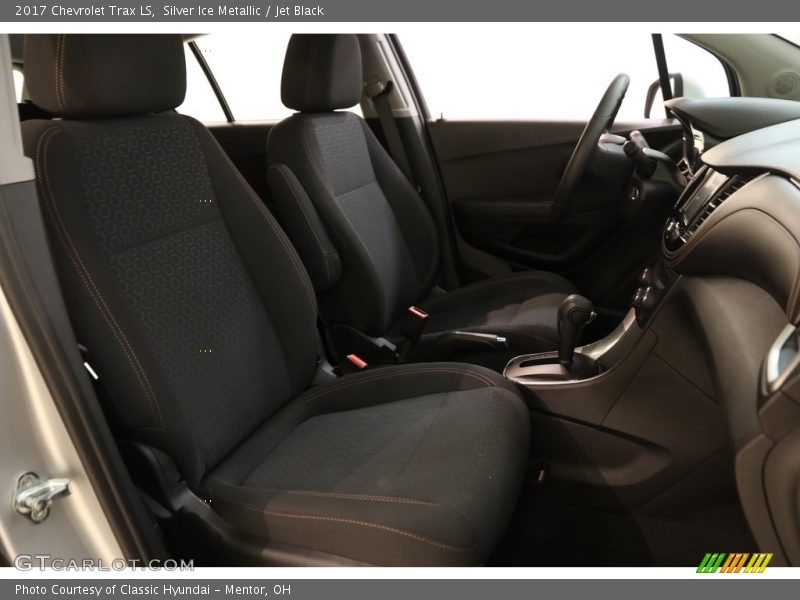 Silver Ice Metallic / Jet Black 2017 Chevrolet Trax LS