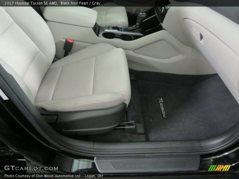 Black Noir Pearl / Gray 2017 Hyundai Tucson SE AWD