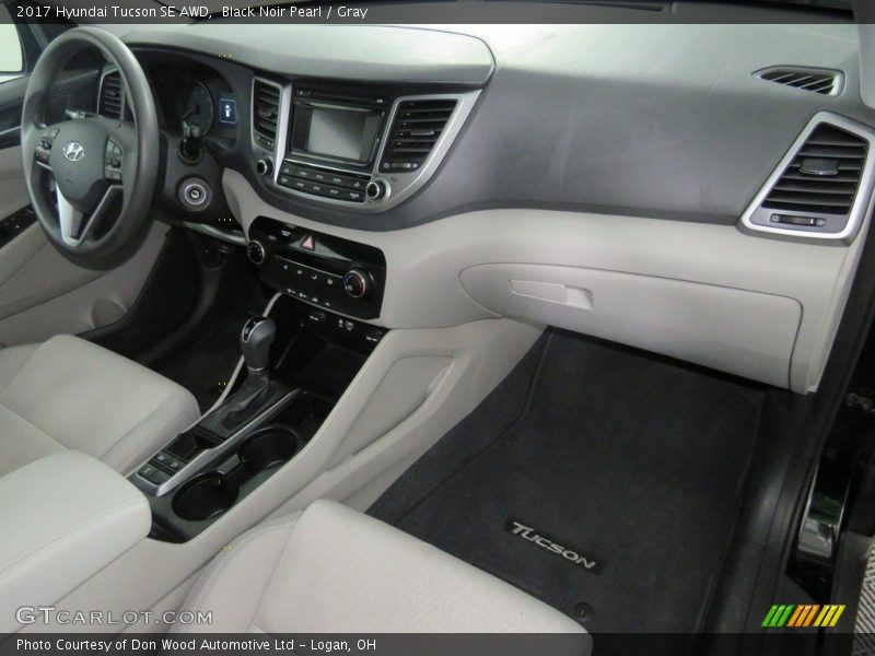 Black Noir Pearl / Gray 2017 Hyundai Tucson SE AWD