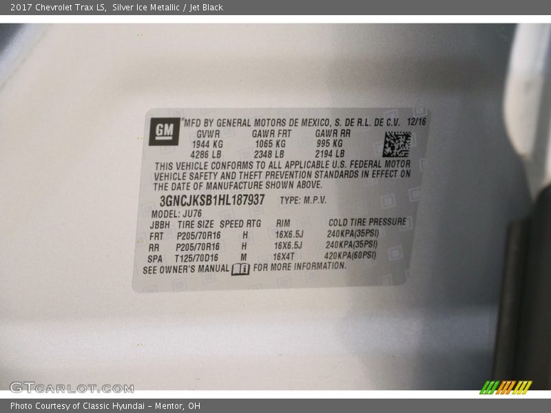 Silver Ice Metallic / Jet Black 2017 Chevrolet Trax LS