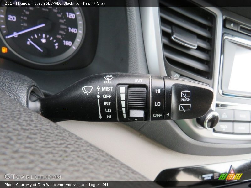 Black Noir Pearl / Gray 2017 Hyundai Tucson SE AWD
