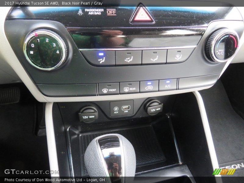 Black Noir Pearl / Gray 2017 Hyundai Tucson SE AWD