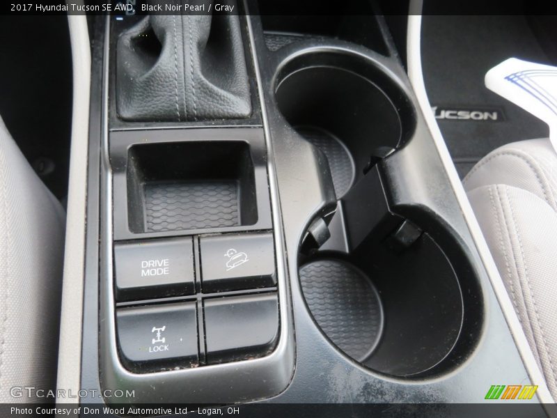 Black Noir Pearl / Gray 2017 Hyundai Tucson SE AWD