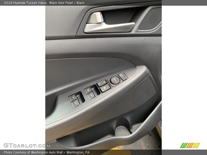 Black Noir Pearl / Black 2019 Hyundai Tucson Value