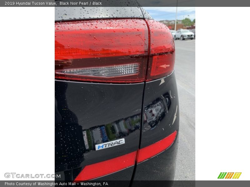 Black Noir Pearl / Black 2019 Hyundai Tucson Value