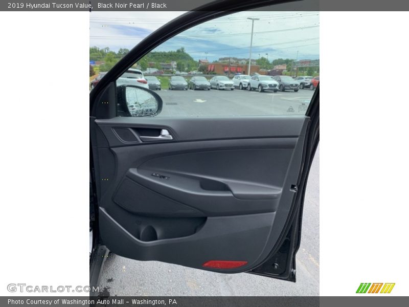 Black Noir Pearl / Black 2019 Hyundai Tucson Value