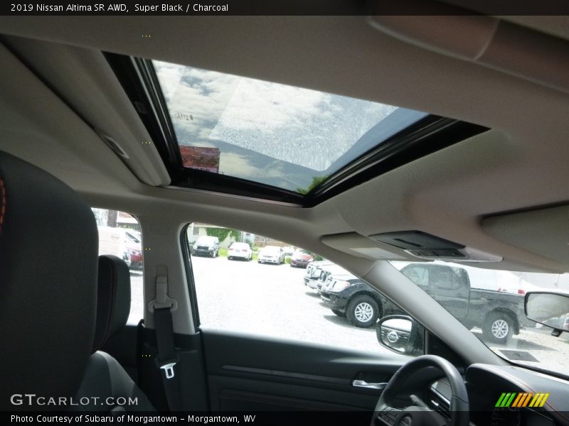 Sunroof of 2019 Altima SR AWD