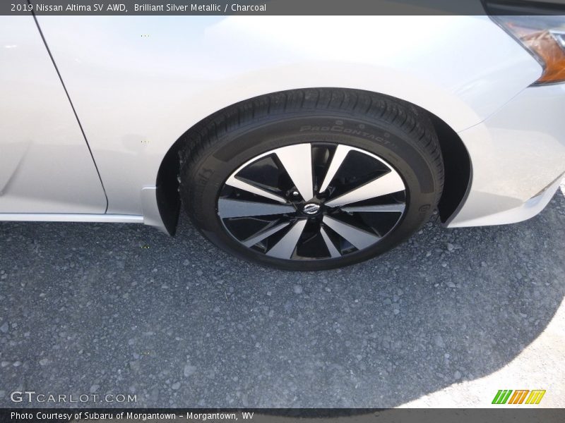 Brilliant Silver Metallic / Charcoal 2019 Nissan Altima SV AWD