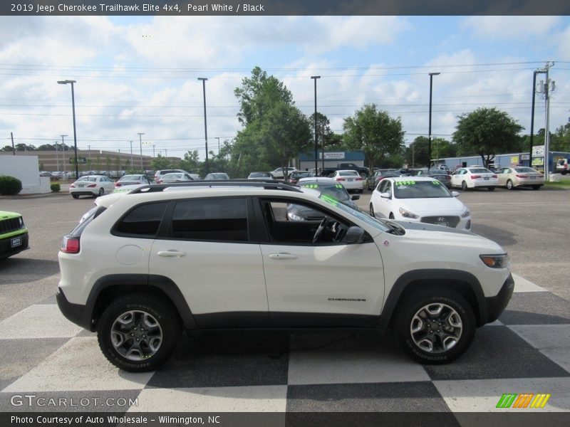 Pearl White / Black 2019 Jeep Cherokee Trailhawk Elite 4x4