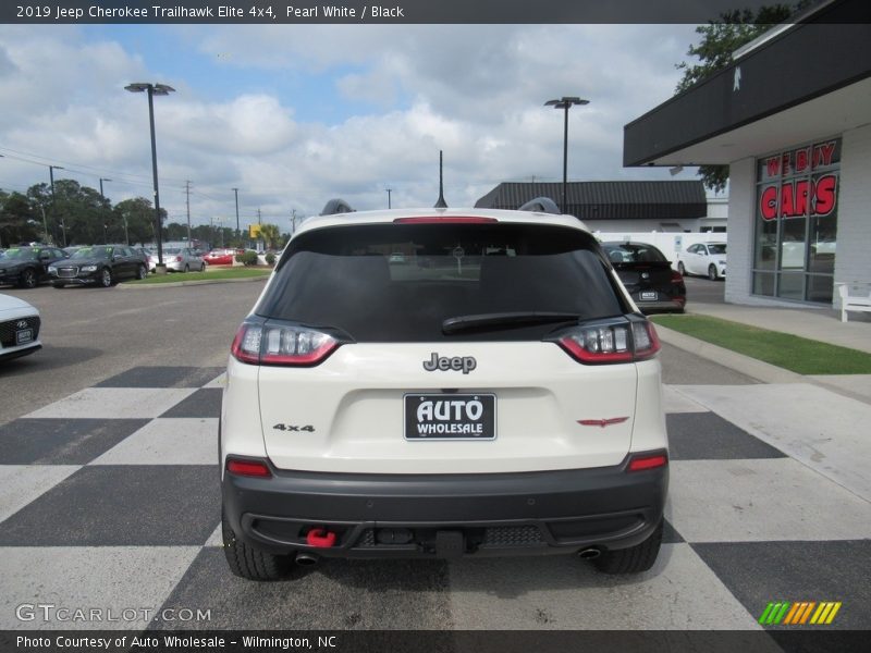 Pearl White / Black 2019 Jeep Cherokee Trailhawk Elite 4x4